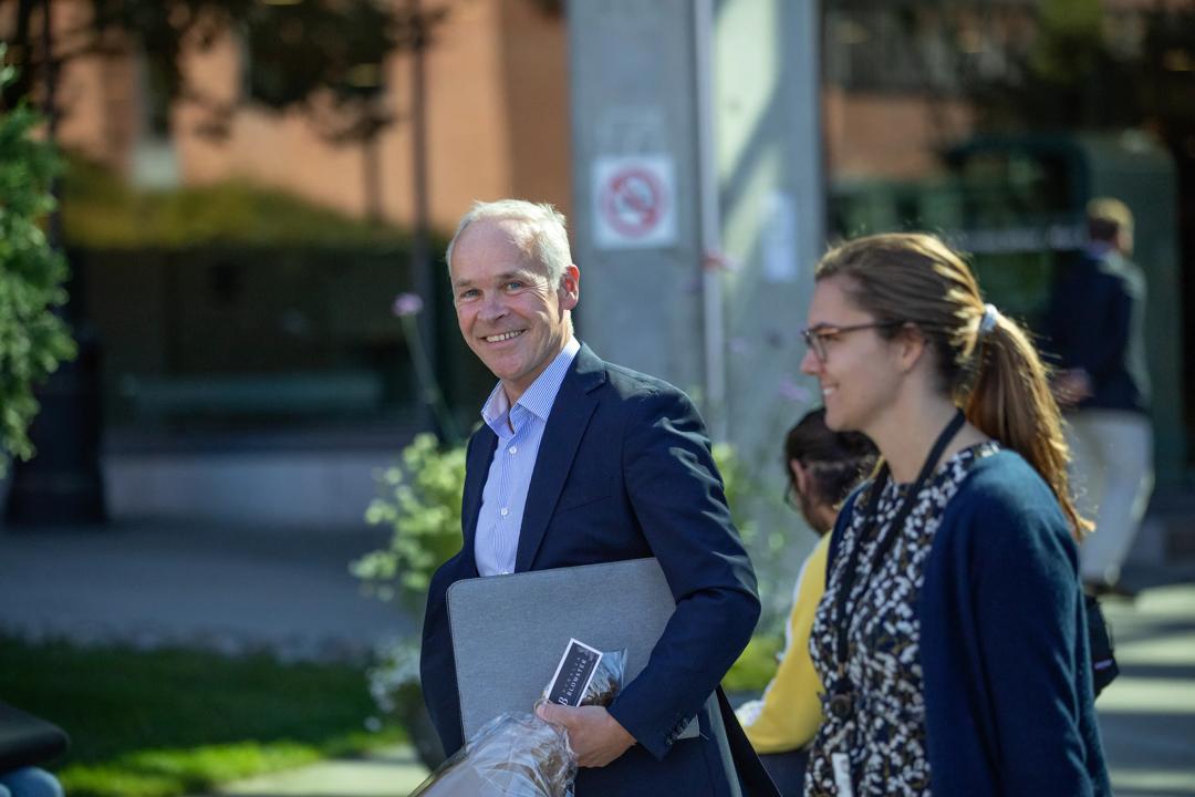 Politisk ledelse i Finansdepartementet synes å ønske en omkamp om den operasjonelle forvaltningen av SPU – Oljefondet – bør ligge i Norges Bank eller ikke.  Her bildet av finansminister Jan Tore Sanner.