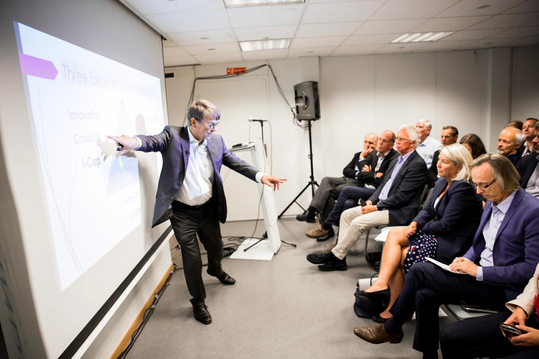 Brenner for innovasjon. - . Bedriftene med nye og bedre forretningsmodellene lykkes best, understreker Torger Reve (bildet).